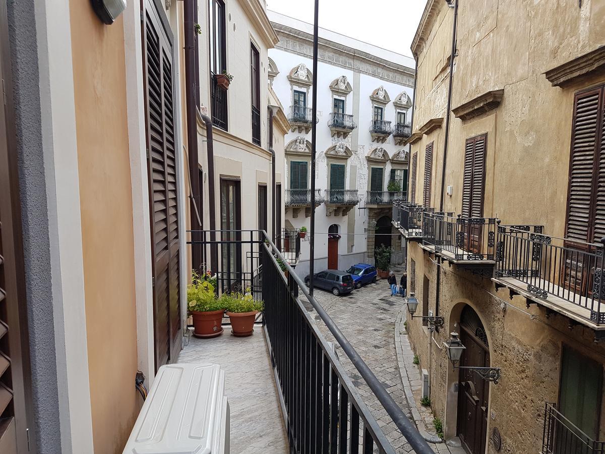 Ferienwohnung Bed & Parking Palermo Exterior foto