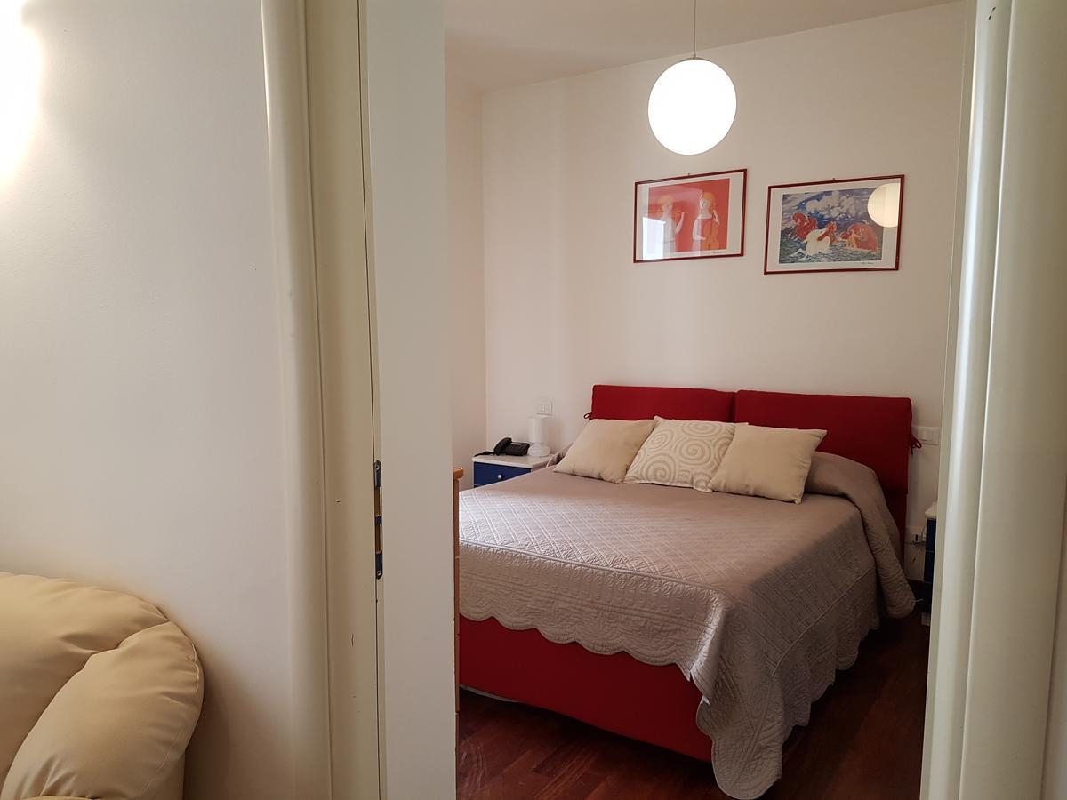 Ferienwohnung Bed & Parking Palermo Exterior foto